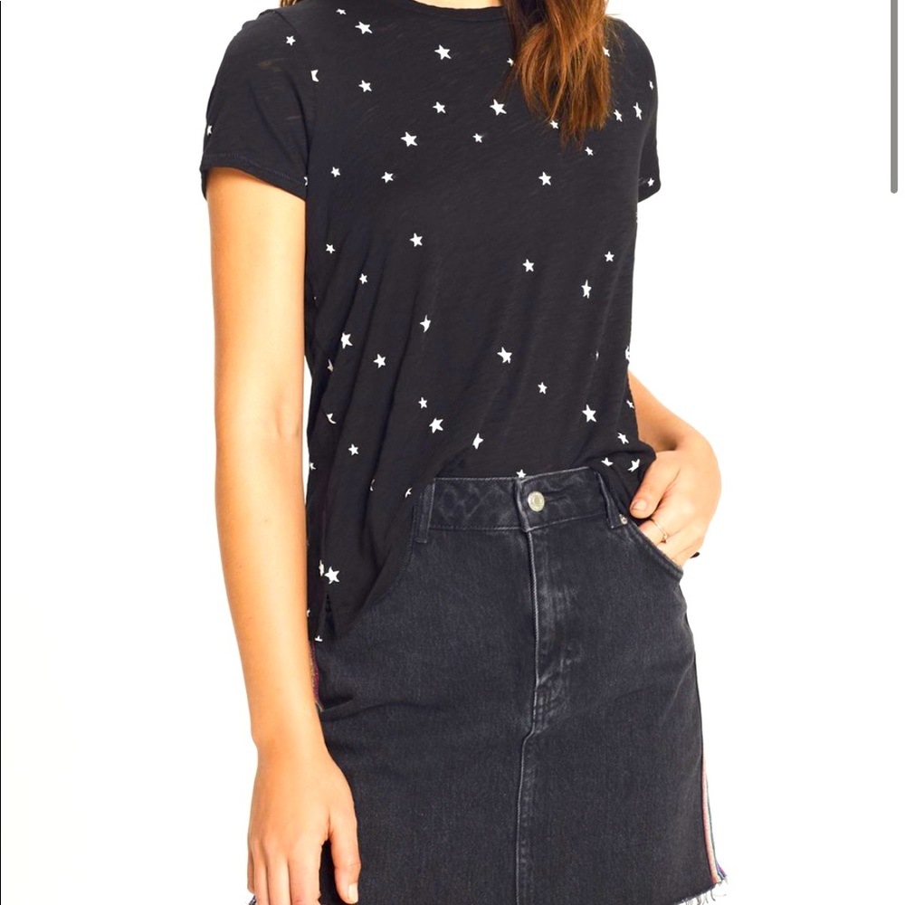 Black tee / white stars